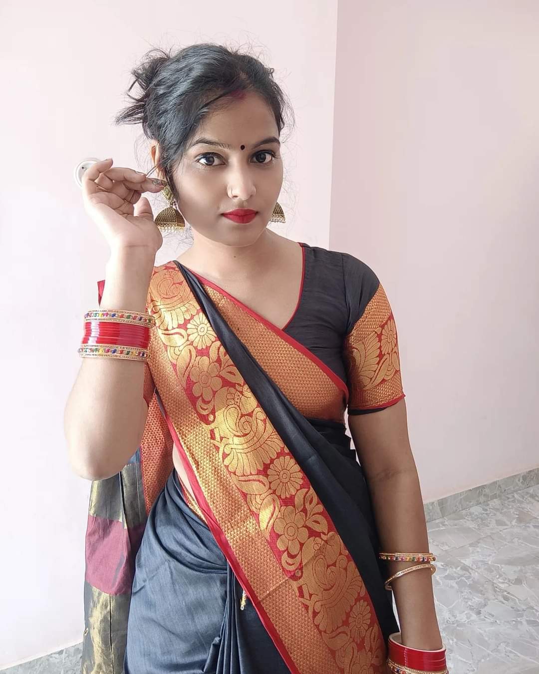 Myself Samina Local Housewife and College Running Girl Available 