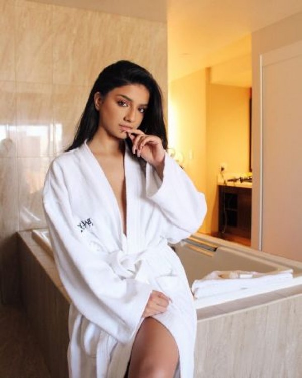 +-★Low Price Call Girls In Delhi Majnu-ka-tilla✔️