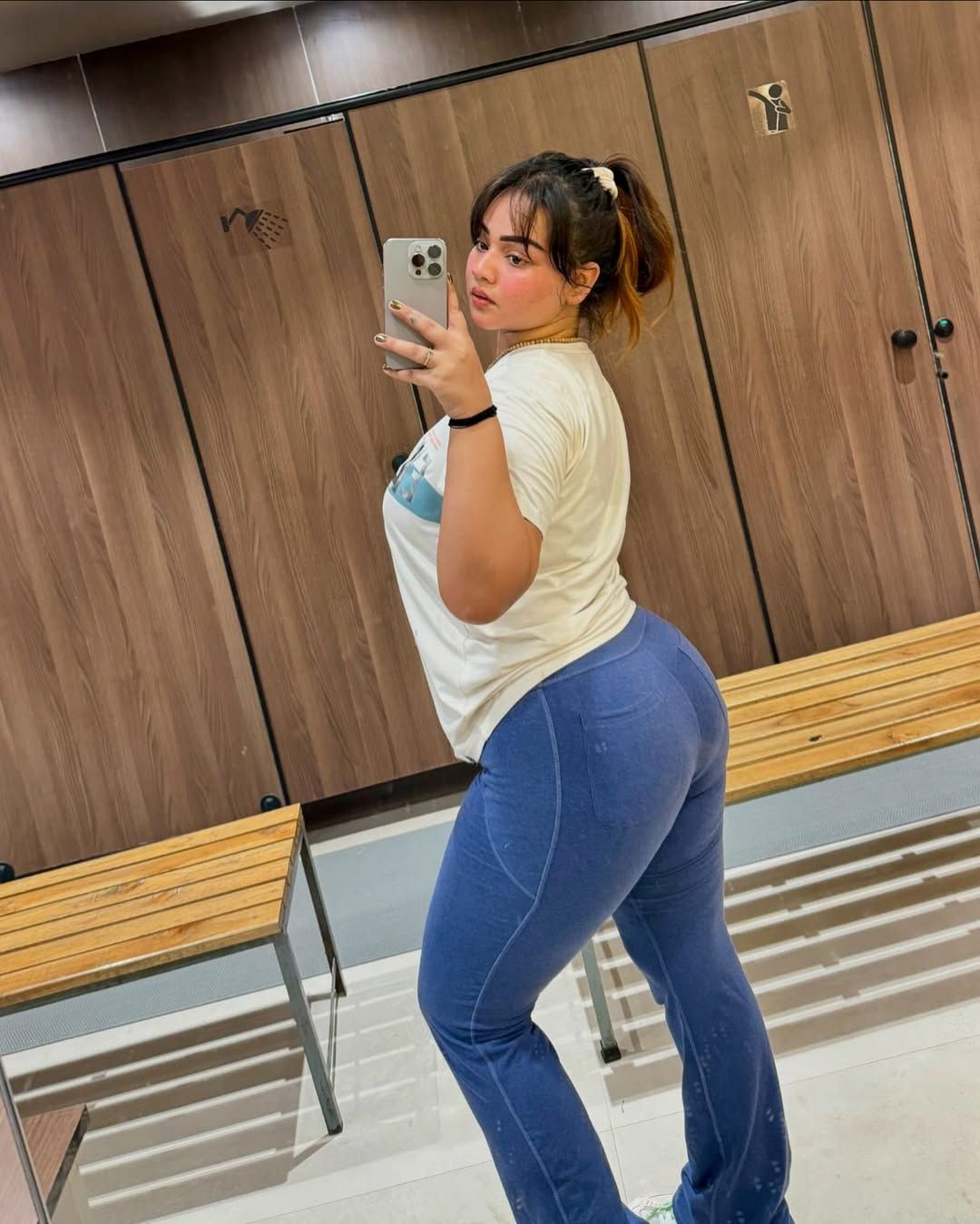 NO NEED ADVANCE PAYMENT OR BOOKING AMOUNT . GIVE HER CASH OR ONLINE AFTER REACHING IN YOUR HOTEL ROOM  VIP GIRL AVAILAB