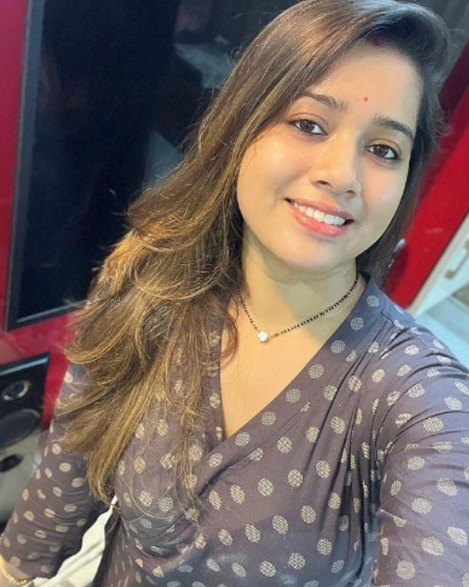 Hand to hand cash payment hi profile college girls full se and secure available your city