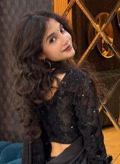 ꧁༒MY Self Poonam 🦋༒ Hour