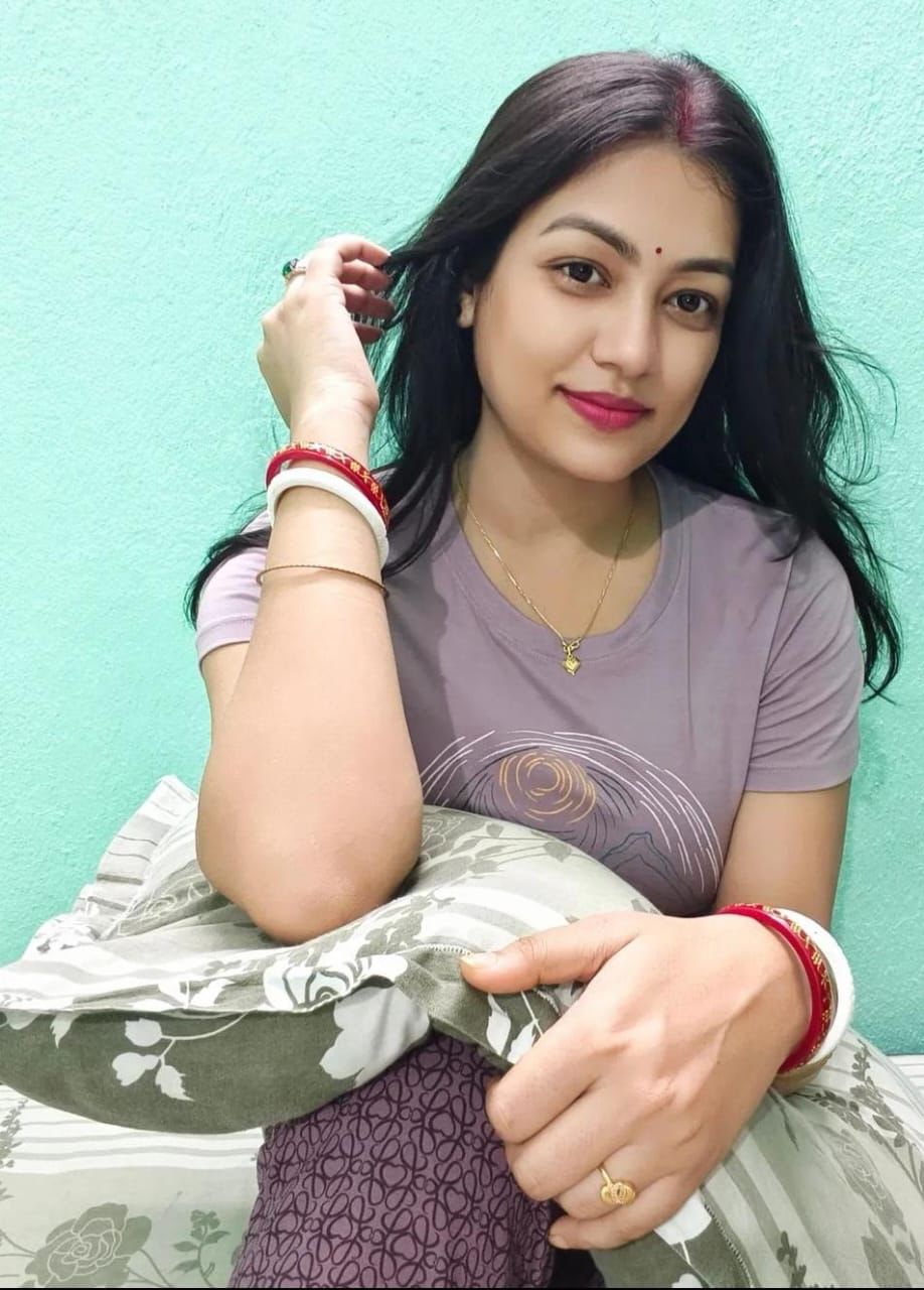 TELUGU INDEPENDENT HAND CASH PAYMENT TO GIRL IN ROOM