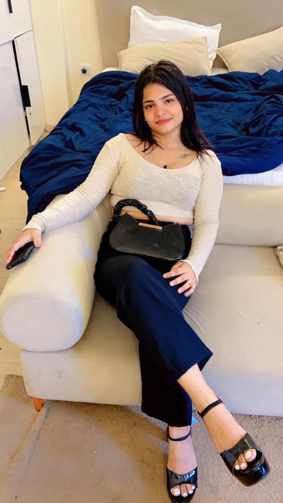 Hand to hand cash payment genuine escort service