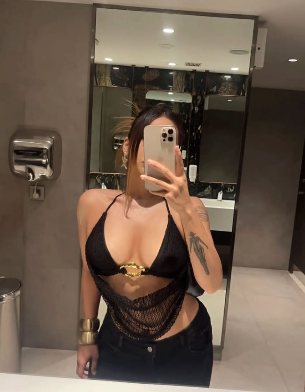 Luxury Female Escort Service For ~ To ~ All Delhi NCR