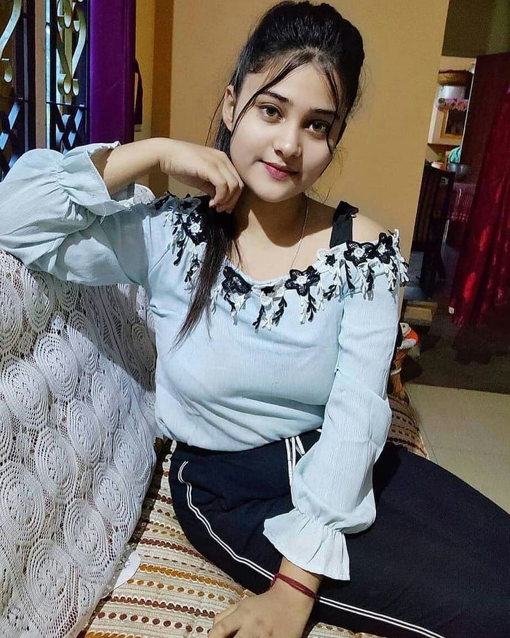 Chennai call me  call girl in escort service