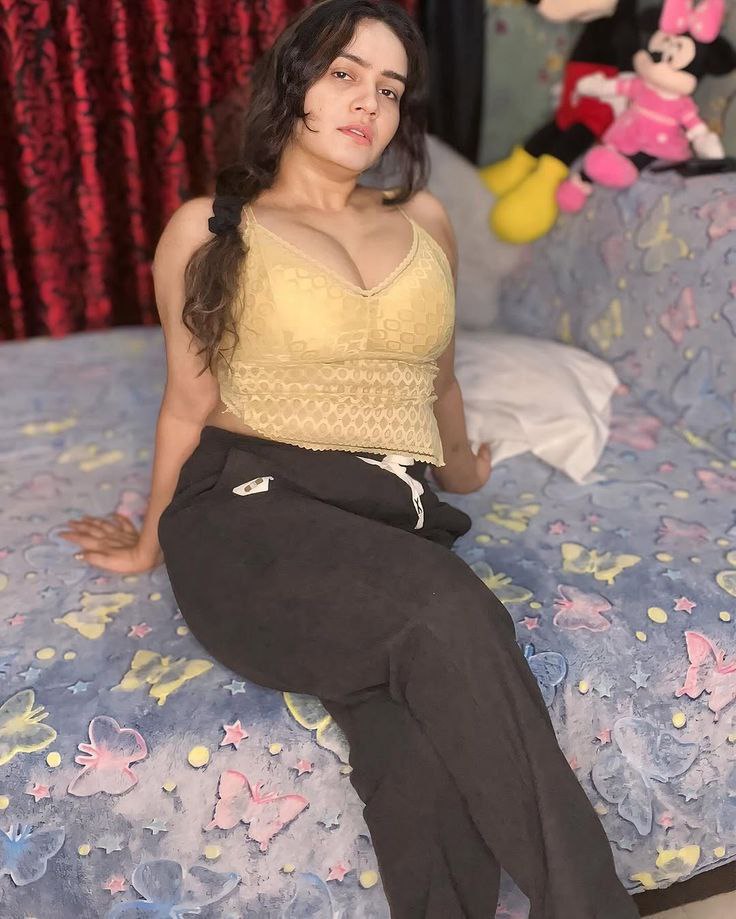 Myself ronika best independent Haripad VIP genuine and trustable service safe location Hot figure gairl in Ahmedabad