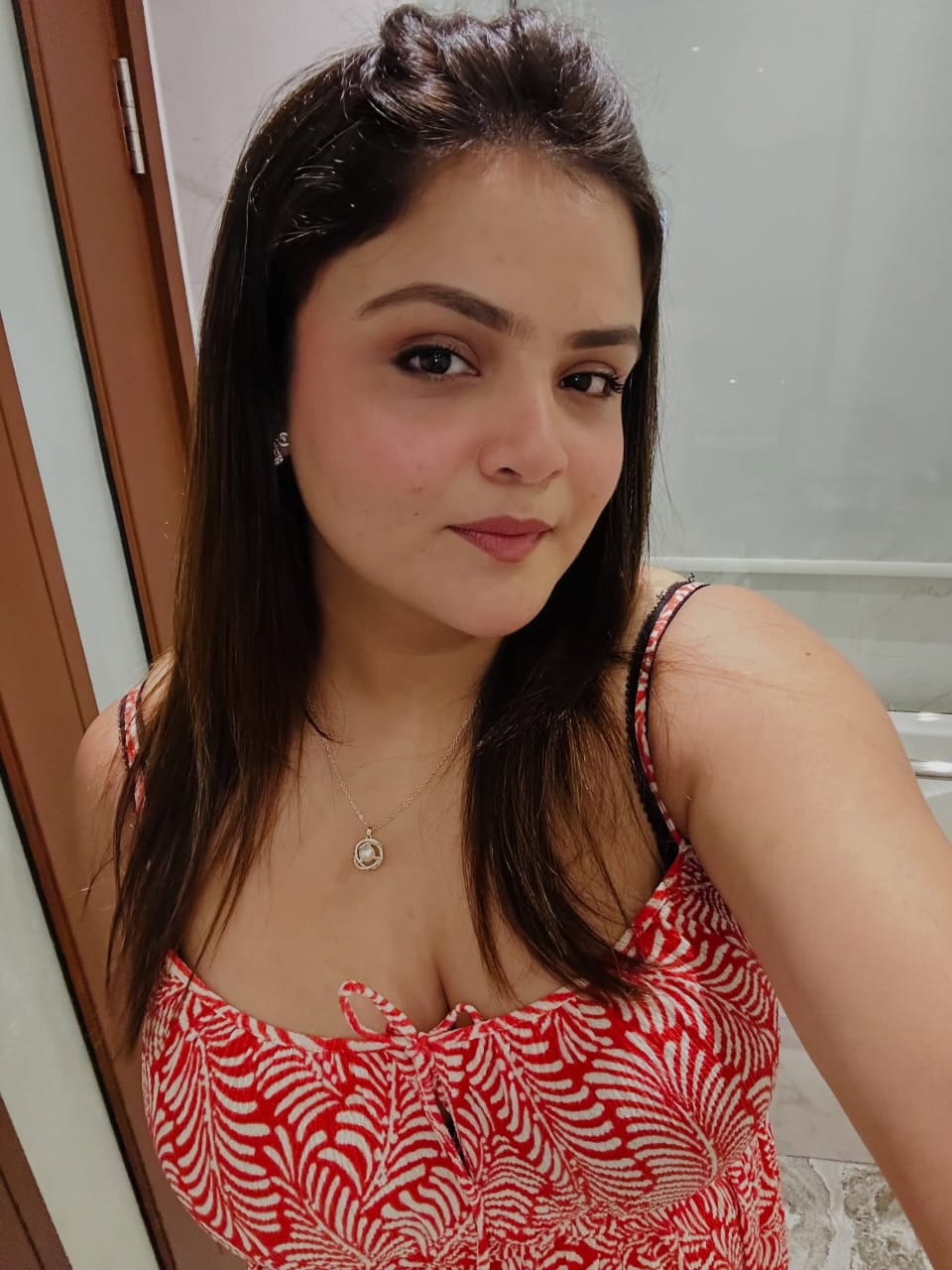 VELACHERY HI GUYS MY SELF NISHA SEN ALL AREA SERVICE PROVIDE SEF SECURE COLLEGE GIRLS PROVIDER OUT IN JGHJ