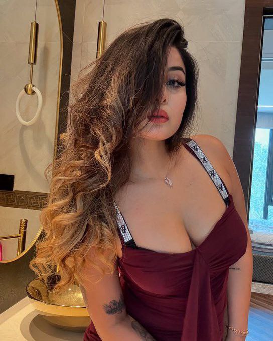Myself ronika best independent VIP genuine Call Girl and trustable service safe location Hot figure gairl in Ahmedabad