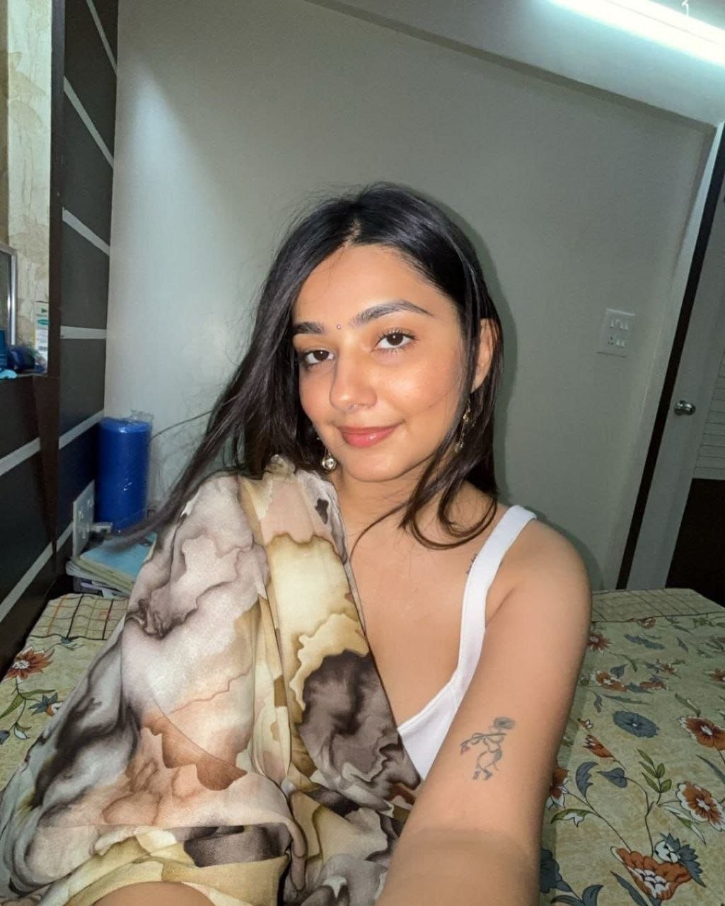 Myself divya 💯 LOW-COST indipendent safe and secure hot figure trusted genuine call-girl sarvice
