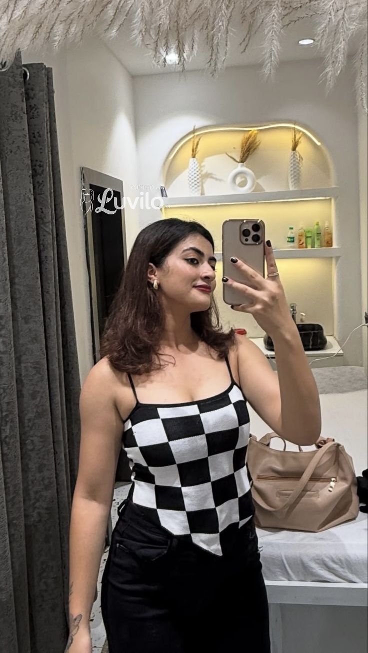MYSELF Divya. KASHMIRI GATE 🌟🧡.& BODY--BODY MASSAGE SPA SERVICES OUTCALL OUTCALL. INCALL . HOURS WHATSAPP